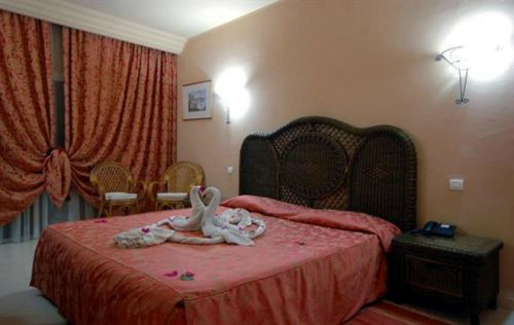 African Queen Hammamet Luaran gambar